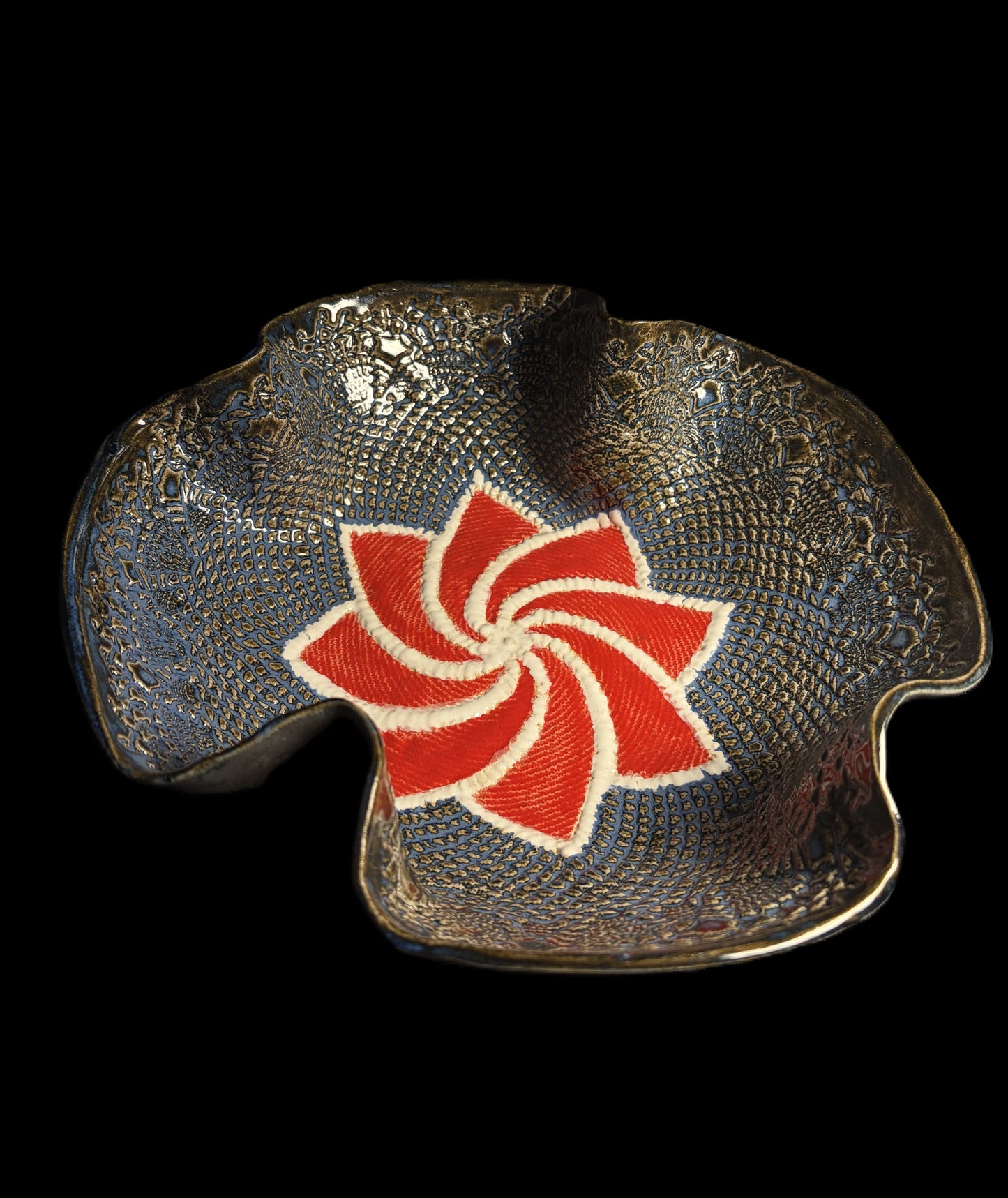 Doily Bowl with Red and White Center Fan