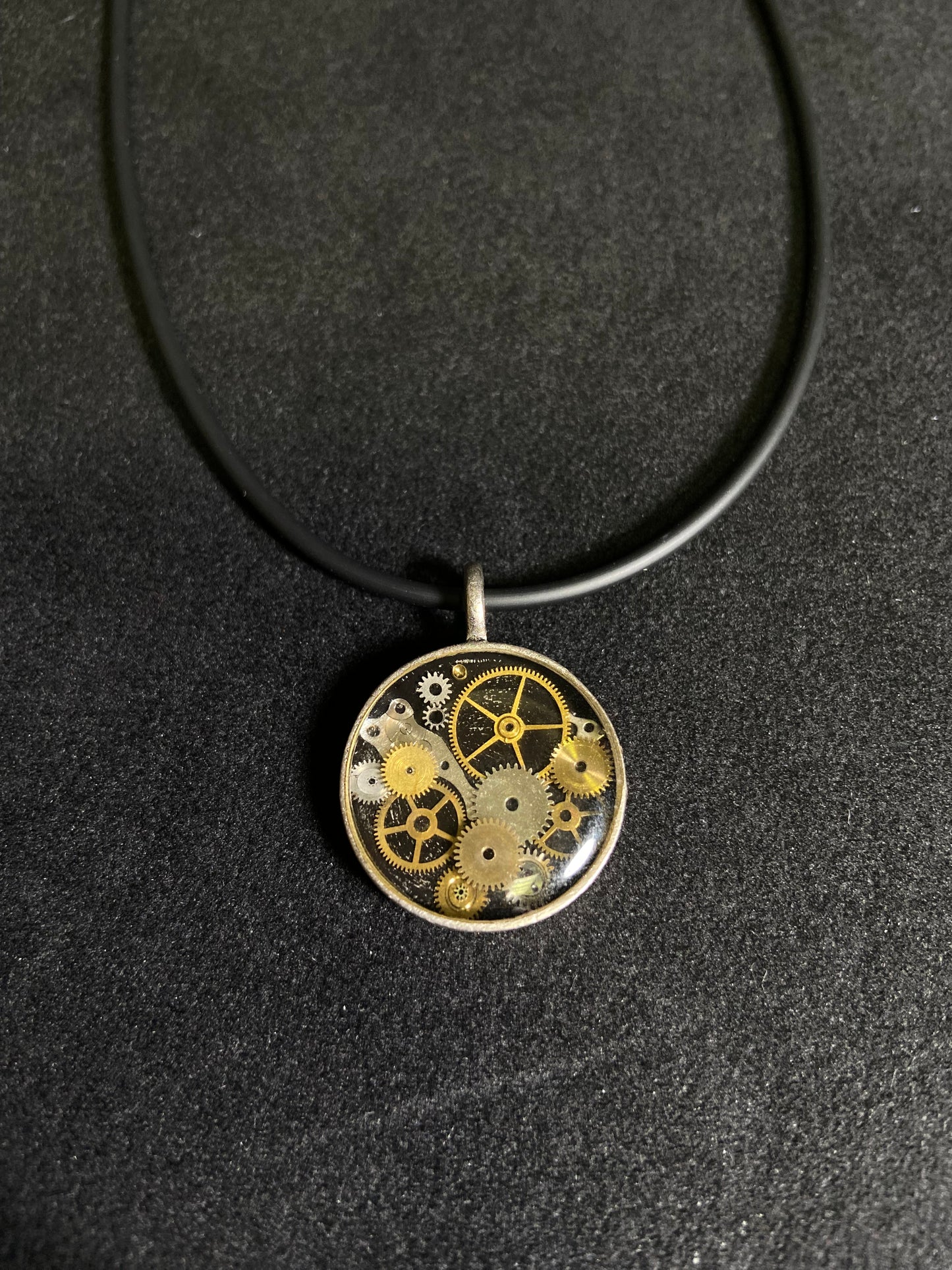 Round Pendant Necklaces