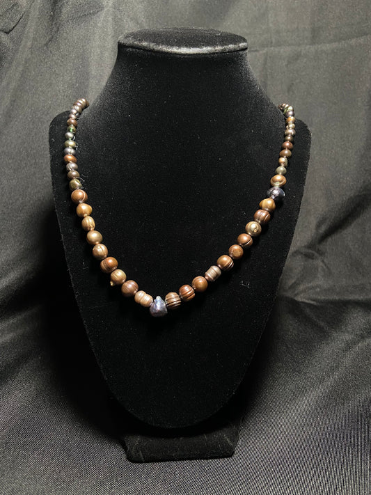 Long pearls necklace