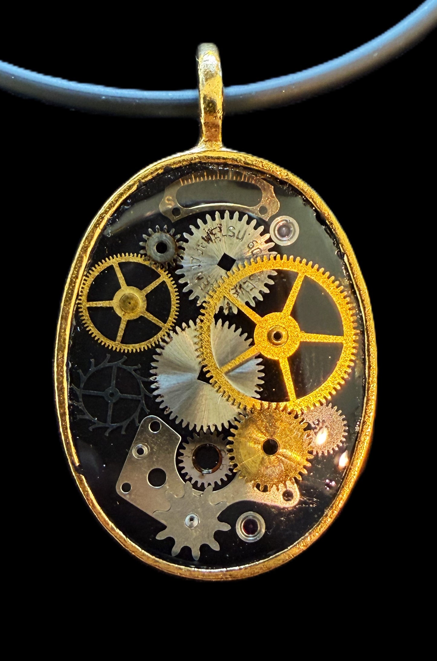 Oval Pendant Necklace