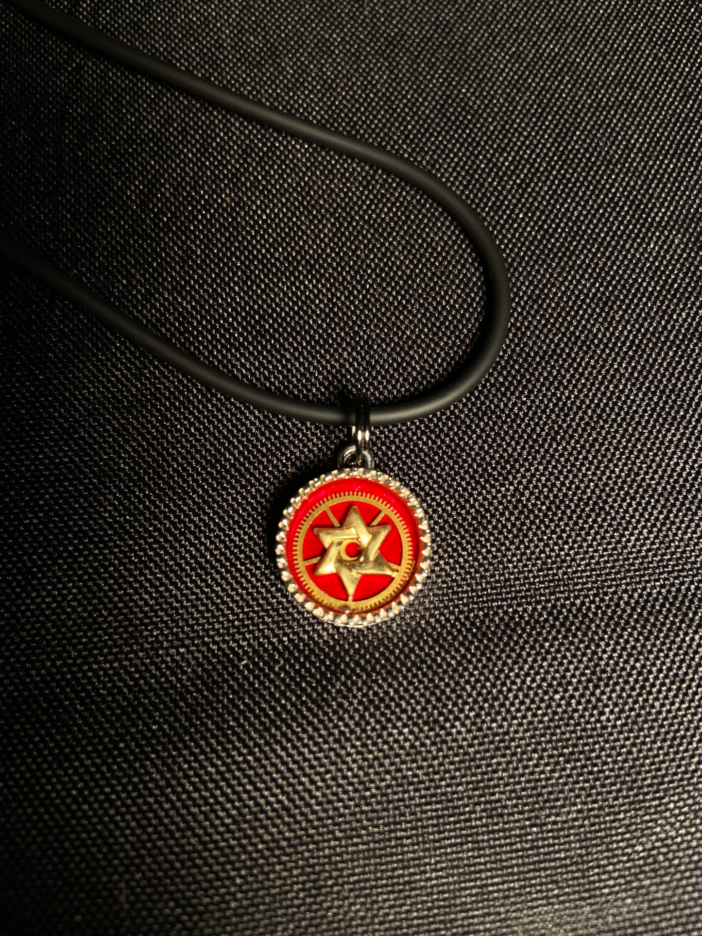 Round Pendant Necklaces